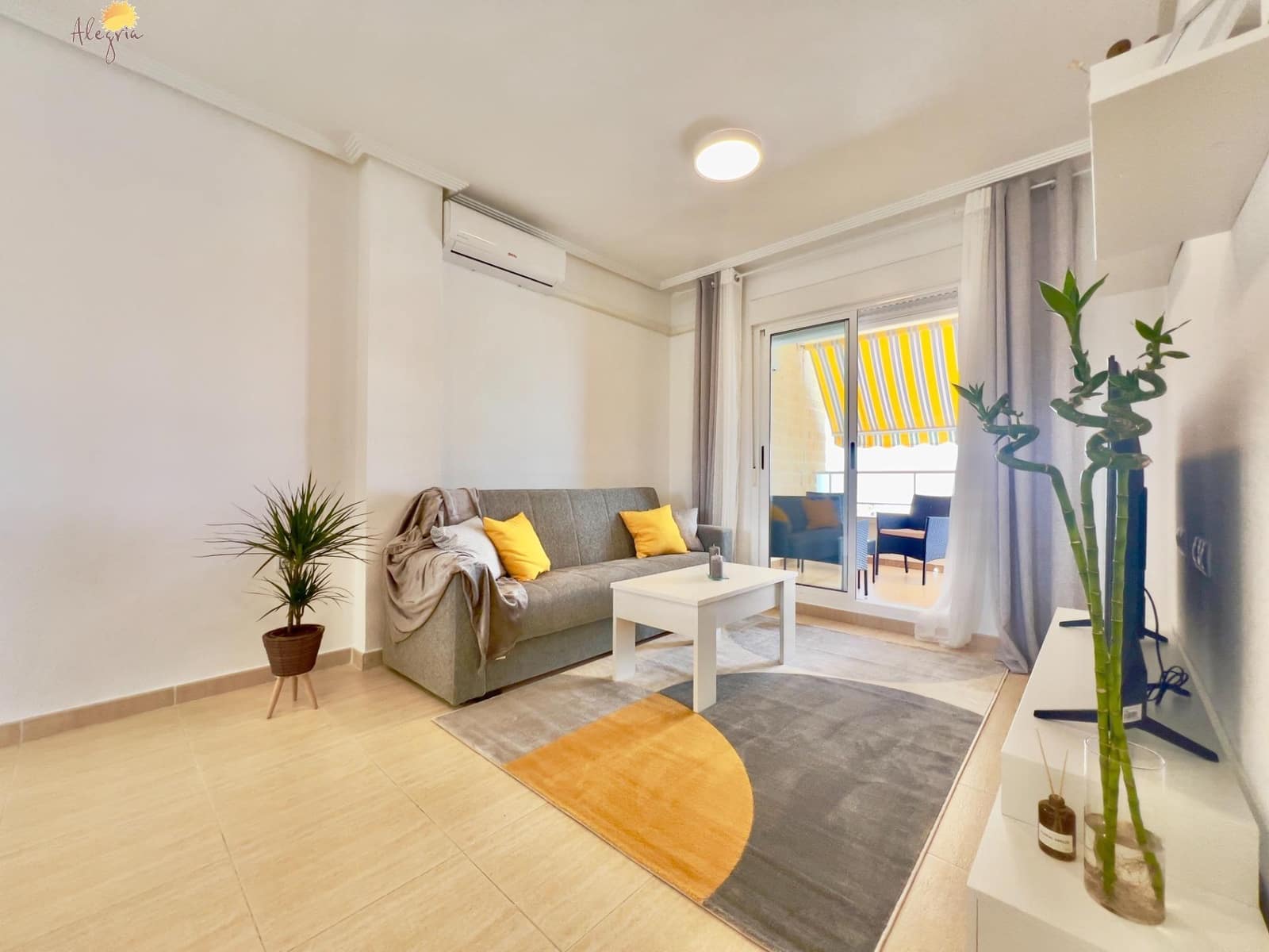 2 chambre Appartement à vendre à Torrevieja avec piscine - 149 900 € (Ref: 8493777)