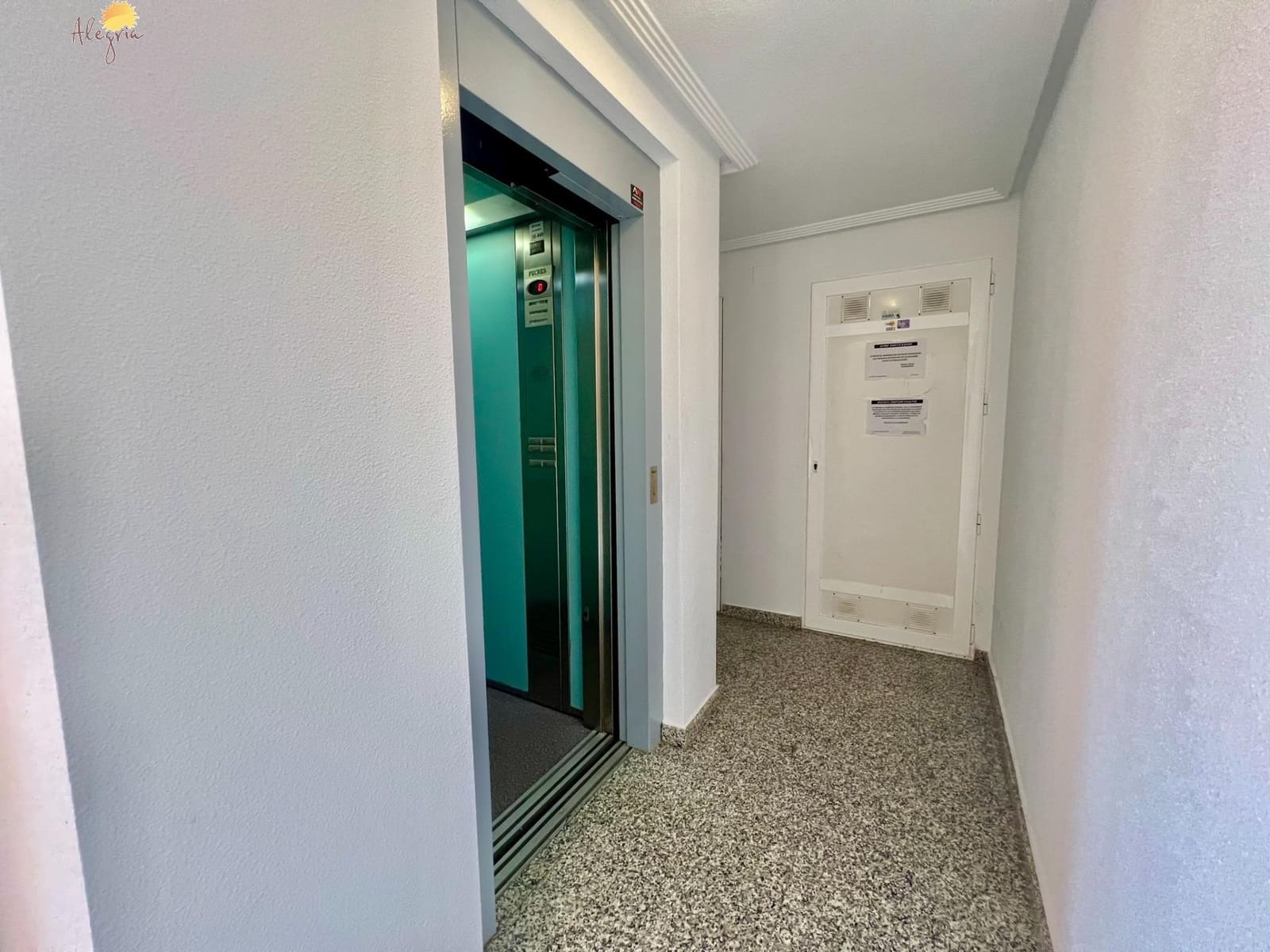 2 chambre Appartement à vendre à Torrevieja avec piscine - 149 900 € (Ref: 8493777)