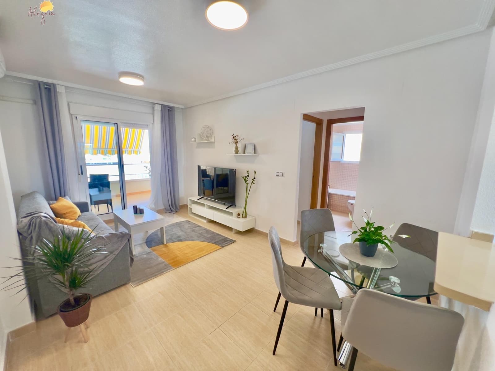 2 chambre Appartement à vendre à Torrevieja avec piscine - 149 900 € (Ref: 8493777)