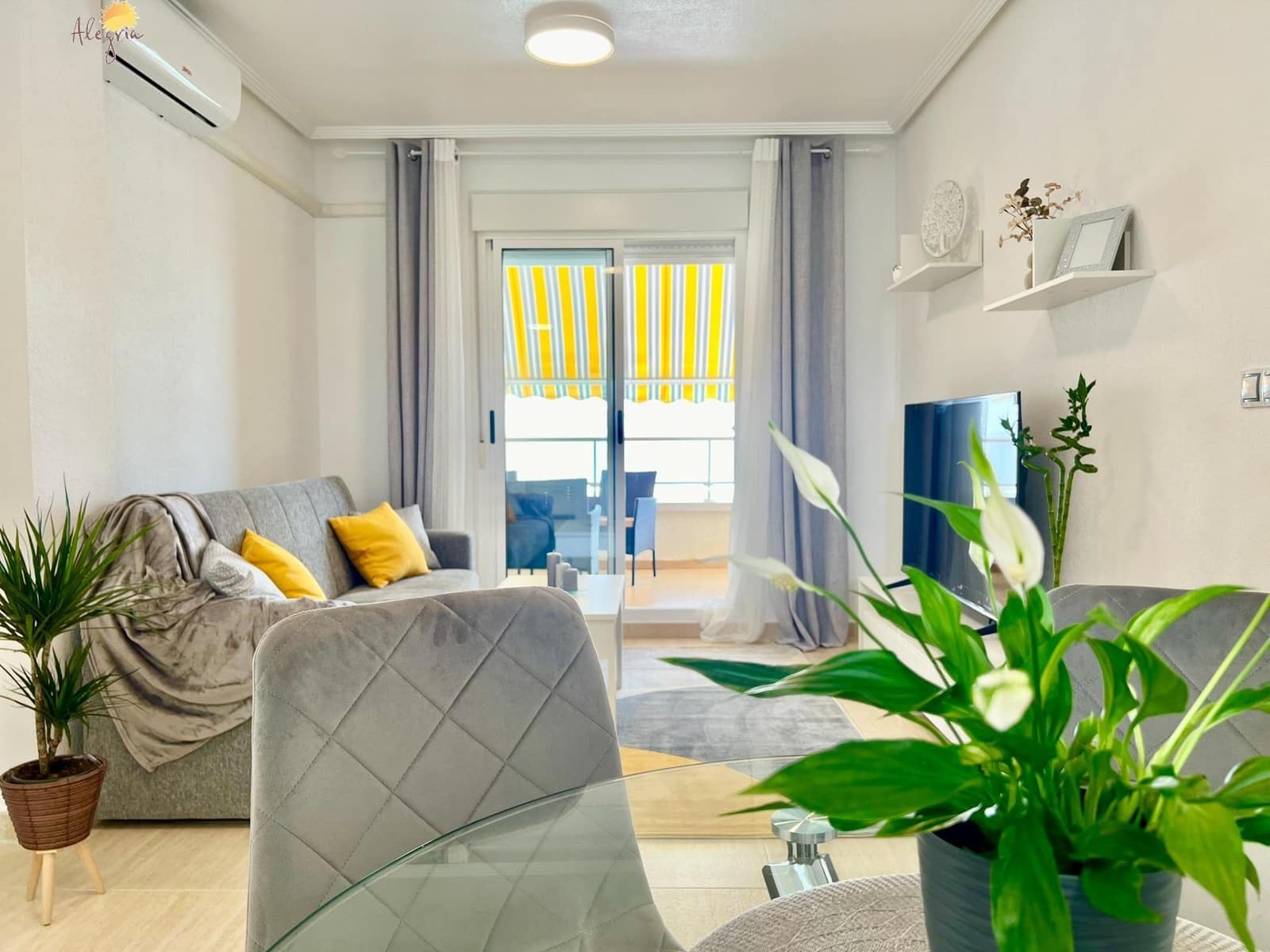 2 chambre Appartement à vendre à Torrevieja avec piscine - 149 900 € (Ref: 8493777)