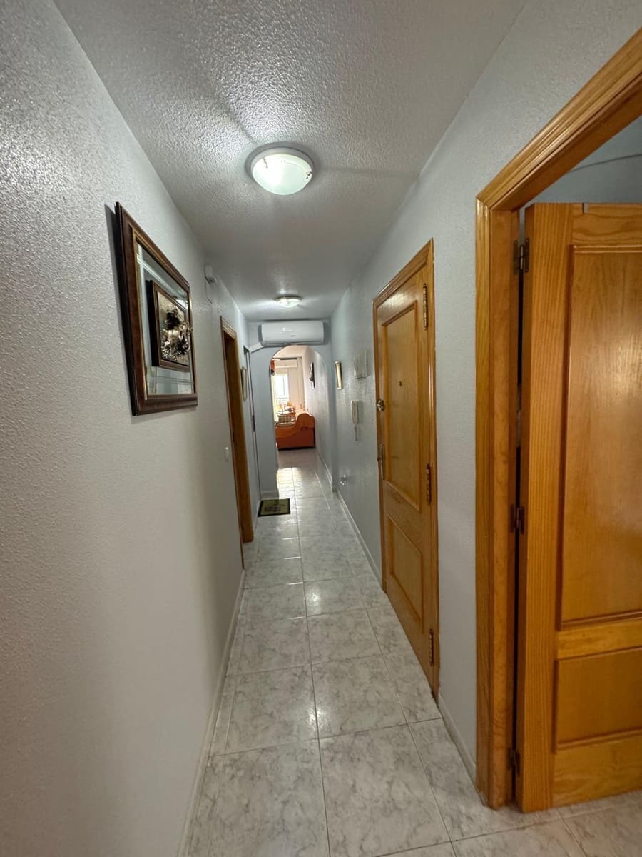 2 makuuhuone Huoneisto myytävänä paikassa Torrevieja mukana 
autotalli - 129 900 € (Ref: 8527756)