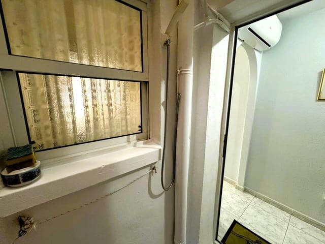 2 Zimmer Apartment zu verkaufen in Torrevieja mit Garage - 129.900 € (Ref: 8527756)