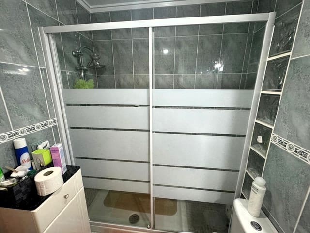 2 Zimmer Apartment zu verkaufen in Torrevieja mit Garage - 129.900 € (Ref: 8527756)