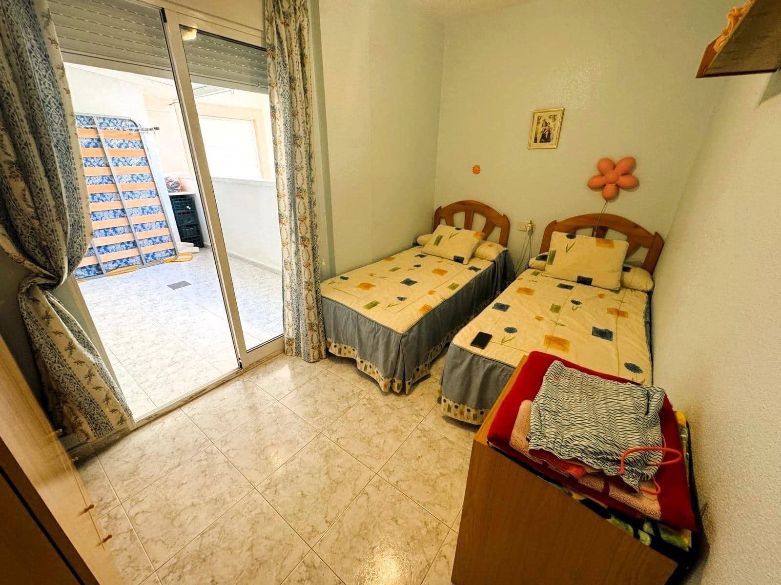 2 makuuhuone Huoneisto myytävänä paikassa Torrevieja mukana 
autotalli - 129 900 € (Ref: 8527756)