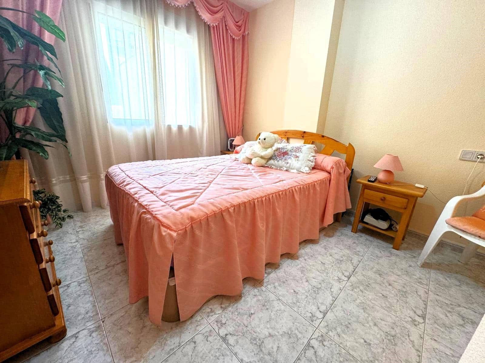 2 makuuhuone Huoneisto myytävänä paikassa Torrevieja mukana 
autotalli - 129 900 € (Ref: 8527756)