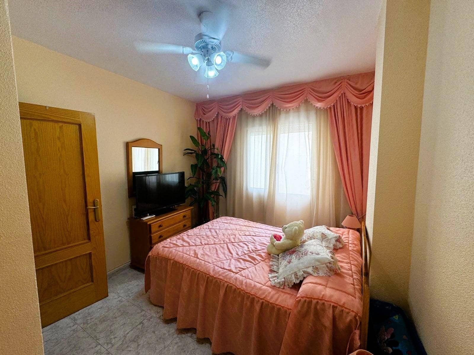 2 makuuhuone Huoneisto myytävänä paikassa Torrevieja mukana 
autotalli - 129 900 € (Ref: 8527756)