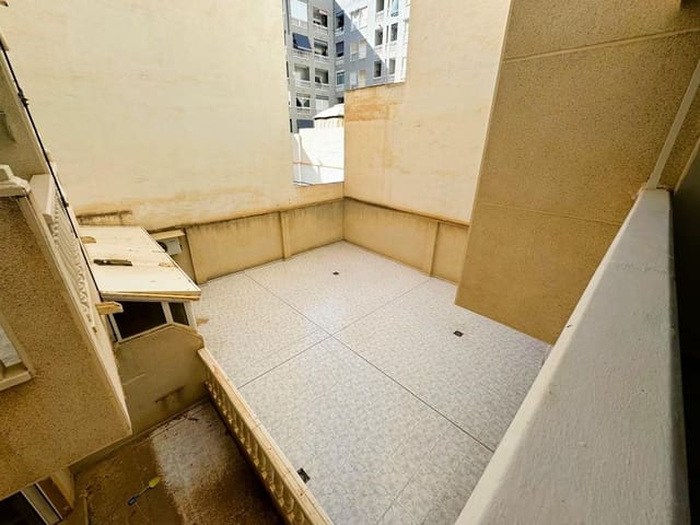 2 Zimmer Apartment zu verkaufen in Torrevieja mit Garage - 129.900 € (Ref: 8527756)