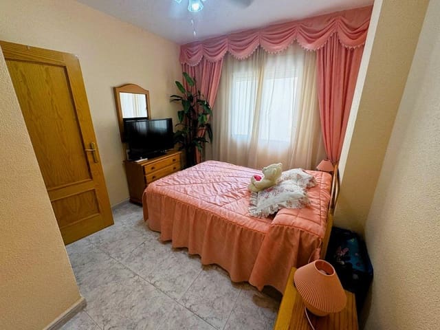 2 Zimmer Apartment zu verkaufen in Torrevieja mit Garage - 129.900 € (Ref: 8527756)