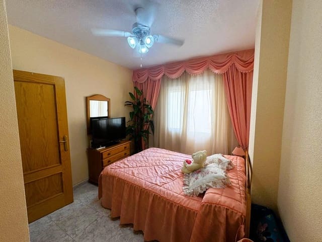 2 Zimmer Apartment zu verkaufen in Torrevieja mit Garage - 129.900 € (Ref: 8527756)