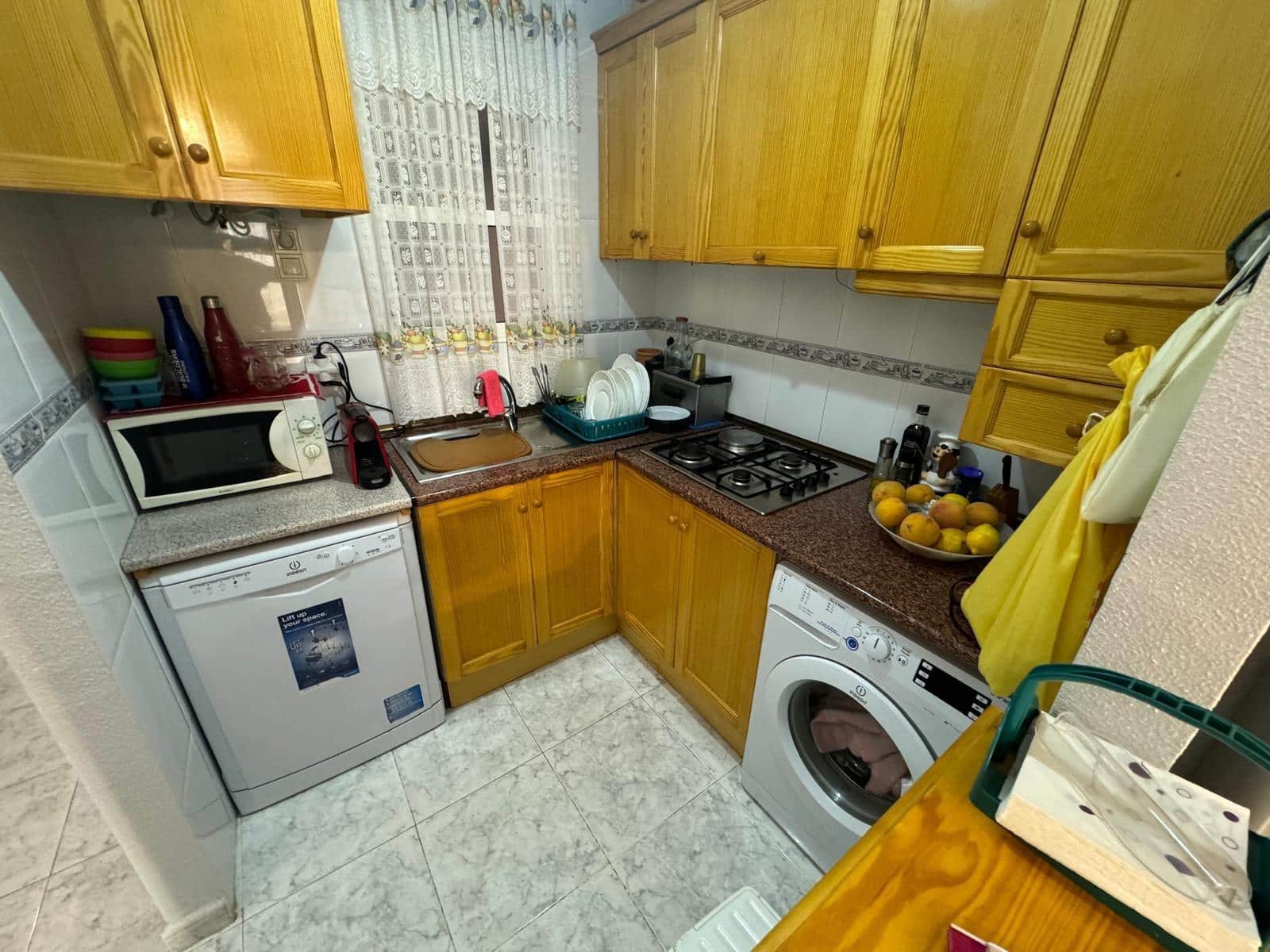 2 makuuhuone Huoneisto myytävänä paikassa Torrevieja mukana 
autotalli - 129 900 € (Ref: 8527756)