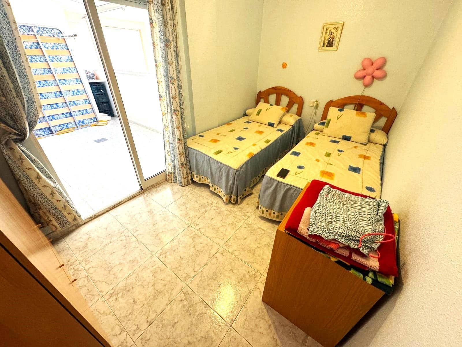 2 makuuhuone Huoneisto myytävänä paikassa Torrevieja mukana 
autotalli - 129 900 € (Ref: 8527756)