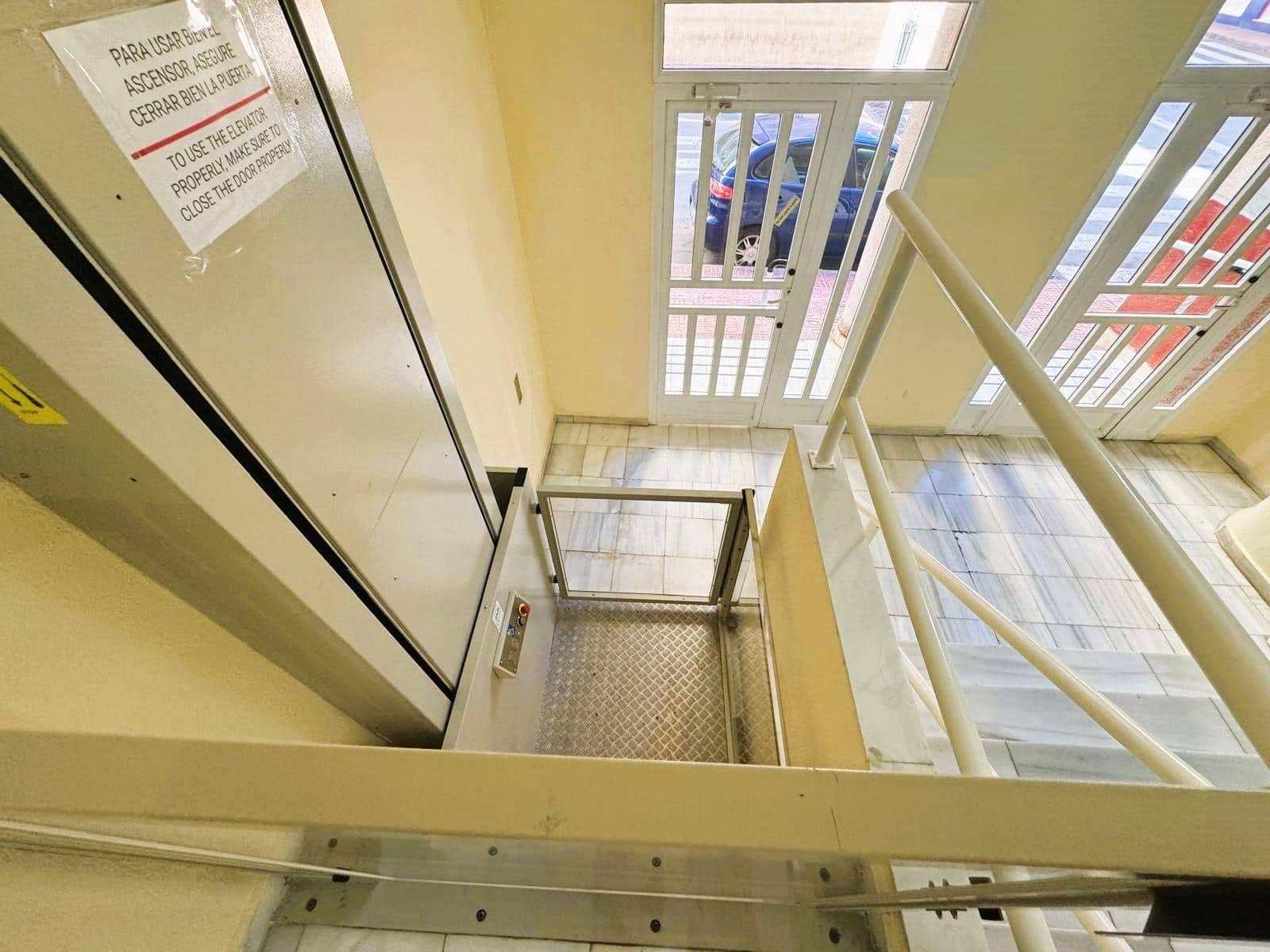 2 makuuhuone Huoneisto myytävänä paikassa Torrevieja mukana 
autotalli - 129 900 € (Ref: 8527756)