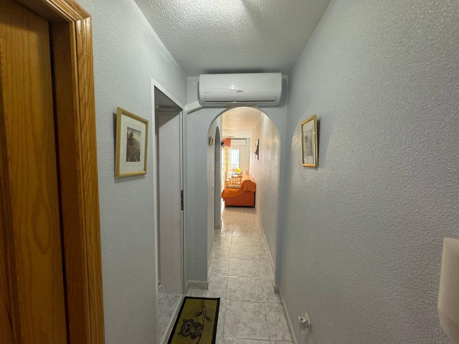 2 makuuhuone Huoneisto myytävänä paikassa Torrevieja mukana 
autotalli - 129 900 € (Ref: 8527756)