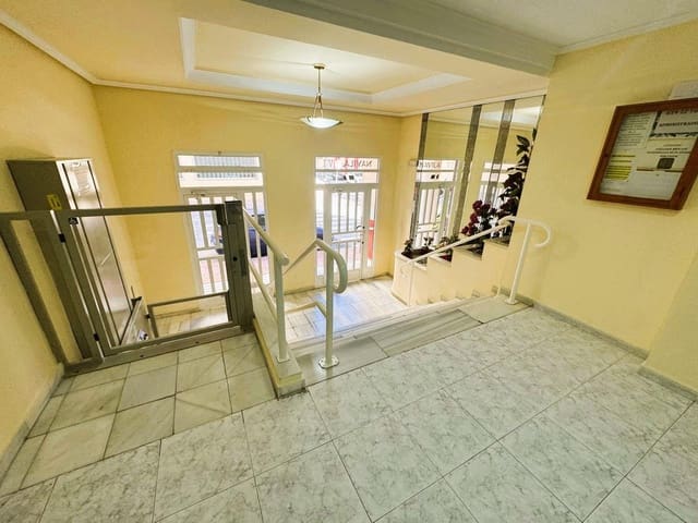 2 makuuhuone Huoneisto myytävänä paikassa Avenida Habaneras - Curva de Palangre, Torrevieja mukana 
autotalli - 129 900 € (Ref: 8527756)