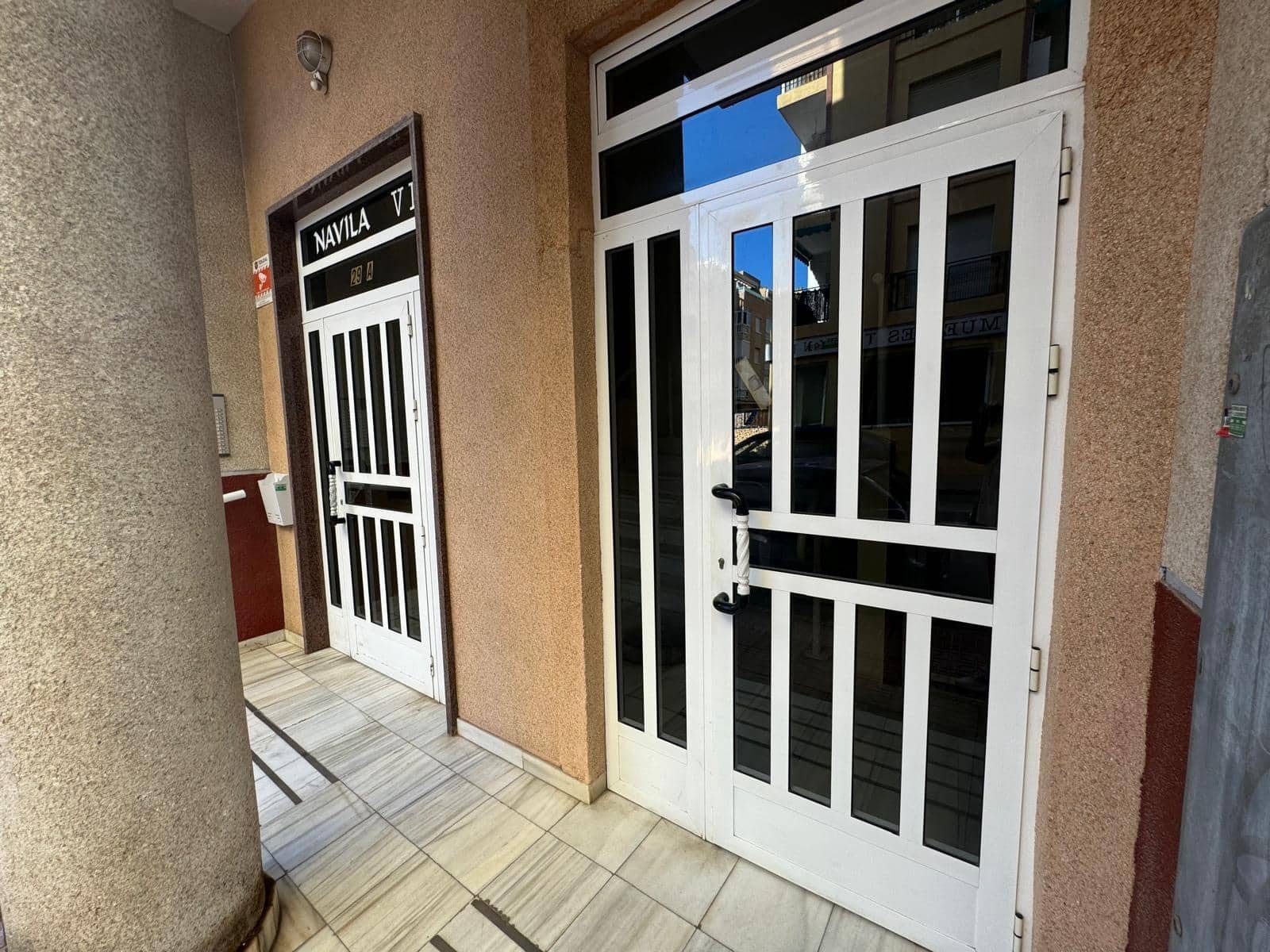 2 makuuhuone Huoneisto myytävänä paikassa Torrevieja mukana 
autotalli - 129 900 € (Ref: 8527756)