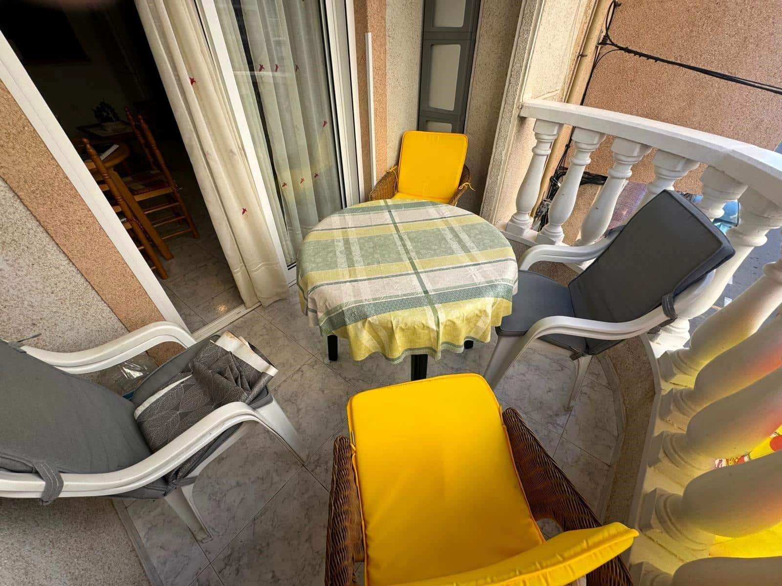 2 makuuhuone Huoneisto myytävänä paikassa Torrevieja mukana 
autotalli - 129 900 € (Ref: 8527756)