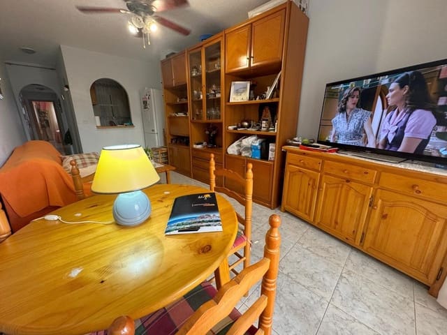 2 Zimmer Apartment zu verkaufen in Torrevieja mit Garage - 129.900 € (Ref: 8527756)