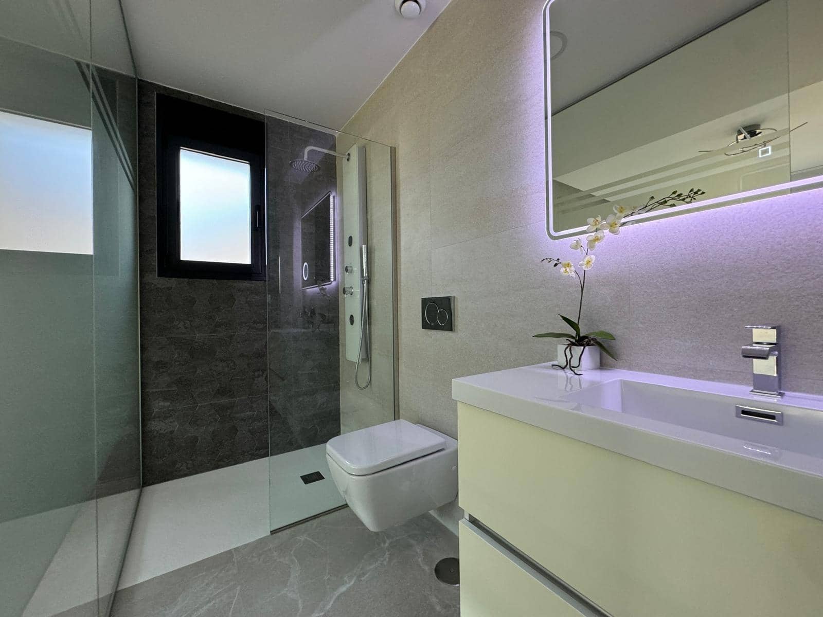 2 soverom Bungalow til salgs i San Miguel de Salinas med svømmebasseng - € 369 000 (Ref: 8549568)