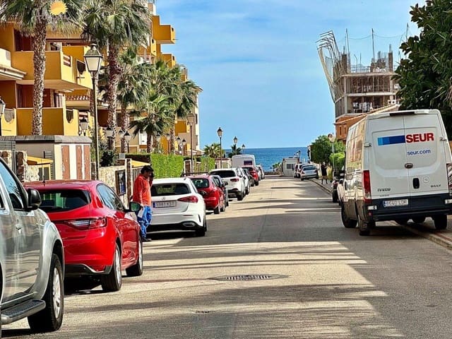 3 sypialnia Apartament na sprzedaż w Punta Prima, Torrevieja z basenem garażem - 355 000 € (Ref: 8566471)