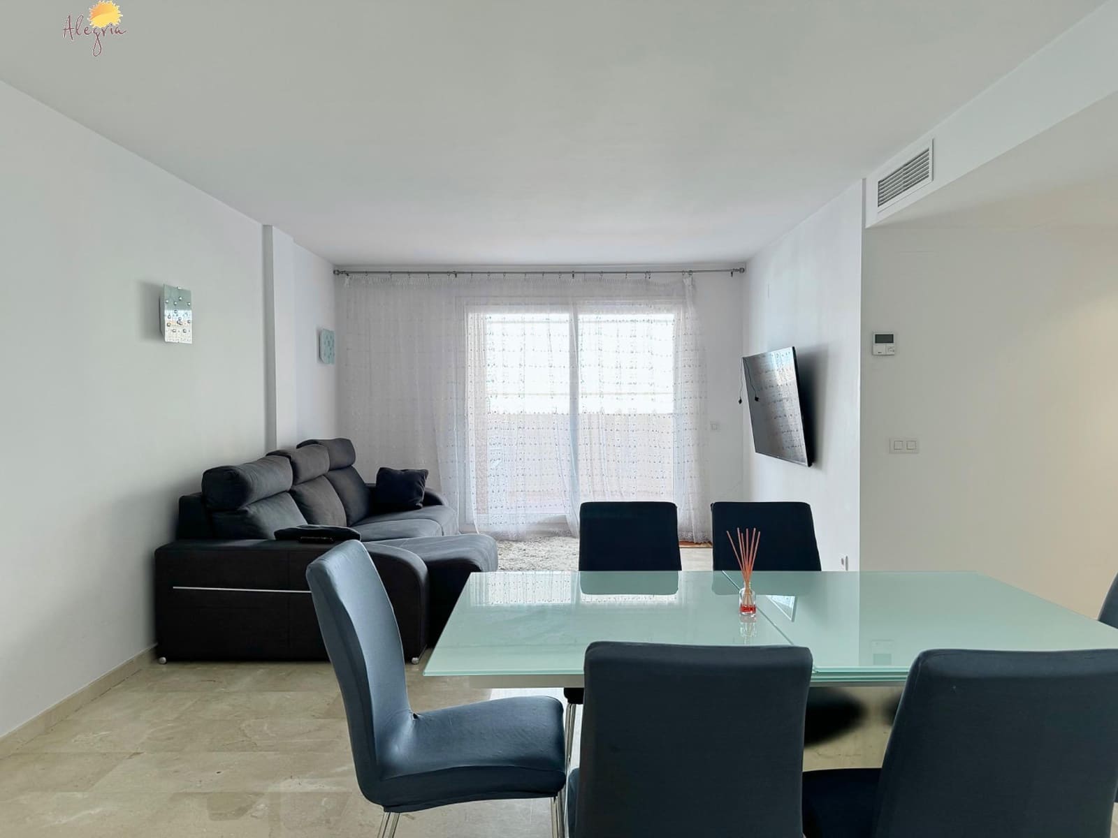 3 sypialnia Apartament na sprzedaż w Punta Prima z basenem garażem - 355 000 € (Ref: 8566471)