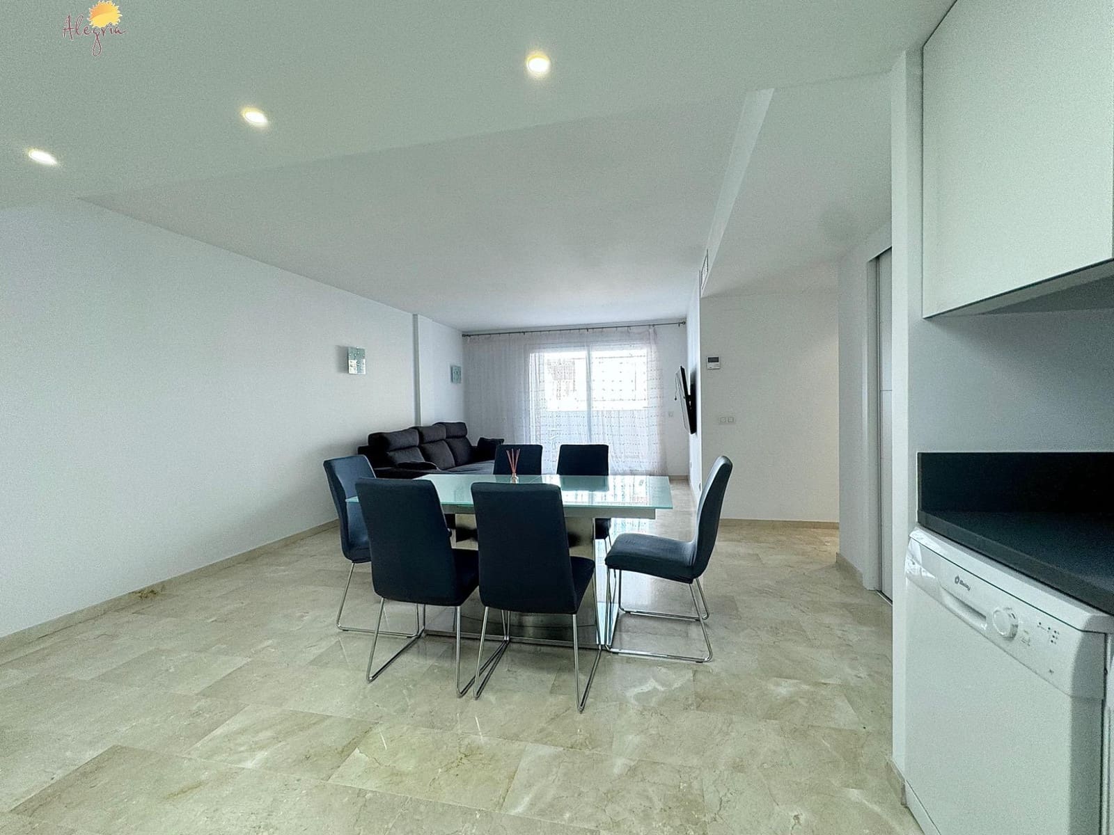 3 sypialnia Apartament na sprzedaż w Punta Prima z basenem garażem - 355 000 € (Ref: 8566471)