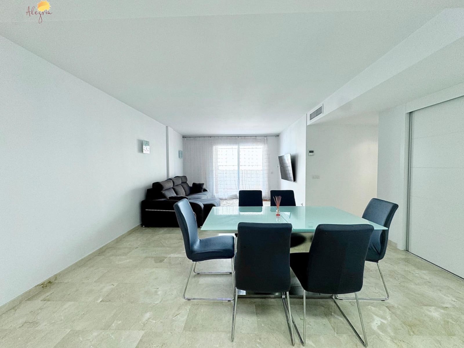 3 sypialnia Apartament na sprzedaż w Punta Prima z basenem garażem - 355 000 € (Ref: 8566471)