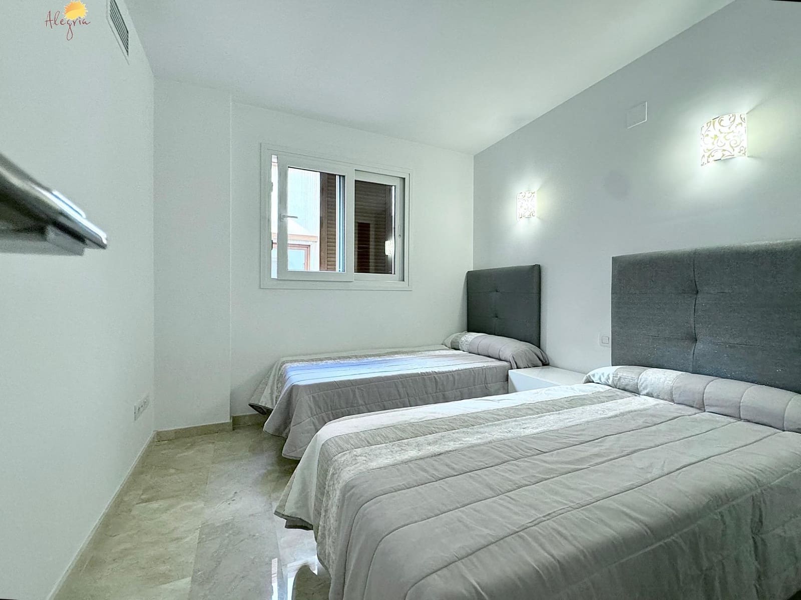 3 sypialnia Apartament na sprzedaż w Punta Prima z basenem garażem - 355 000 € (Ref: 8566471)