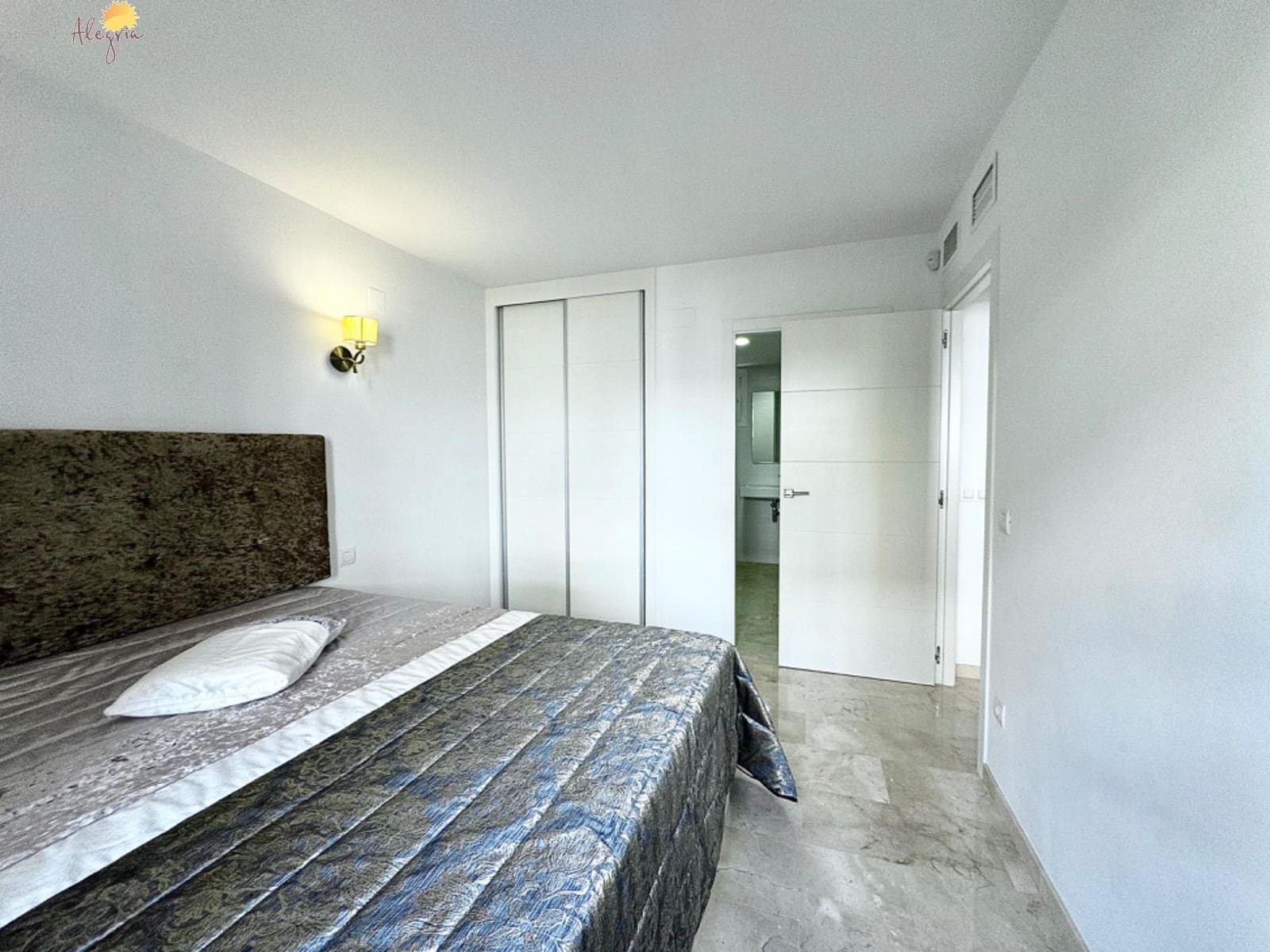 3 sypialnia Apartament na sprzedaż w Punta Prima z basenem garażem - 355 000 € (Ref: 8566471)