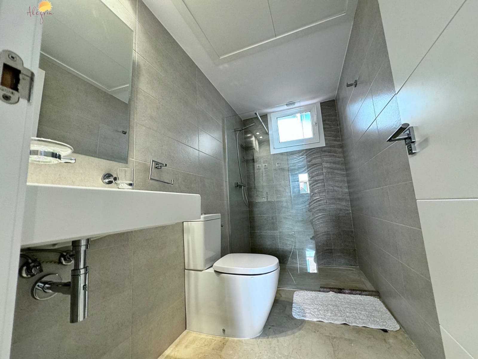 3 sypialnia Apartament na sprzedaż w Punta Prima z basenem garażem - 355 000 € (Ref: 8566471)