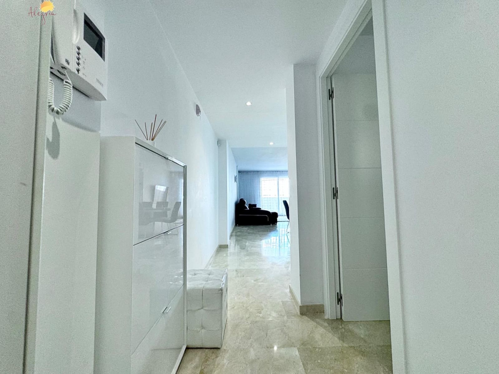 3 sypialnia Apartament na sprzedaż w Punta Prima z basenem garażem - 355 000 € (Ref: 8566471)