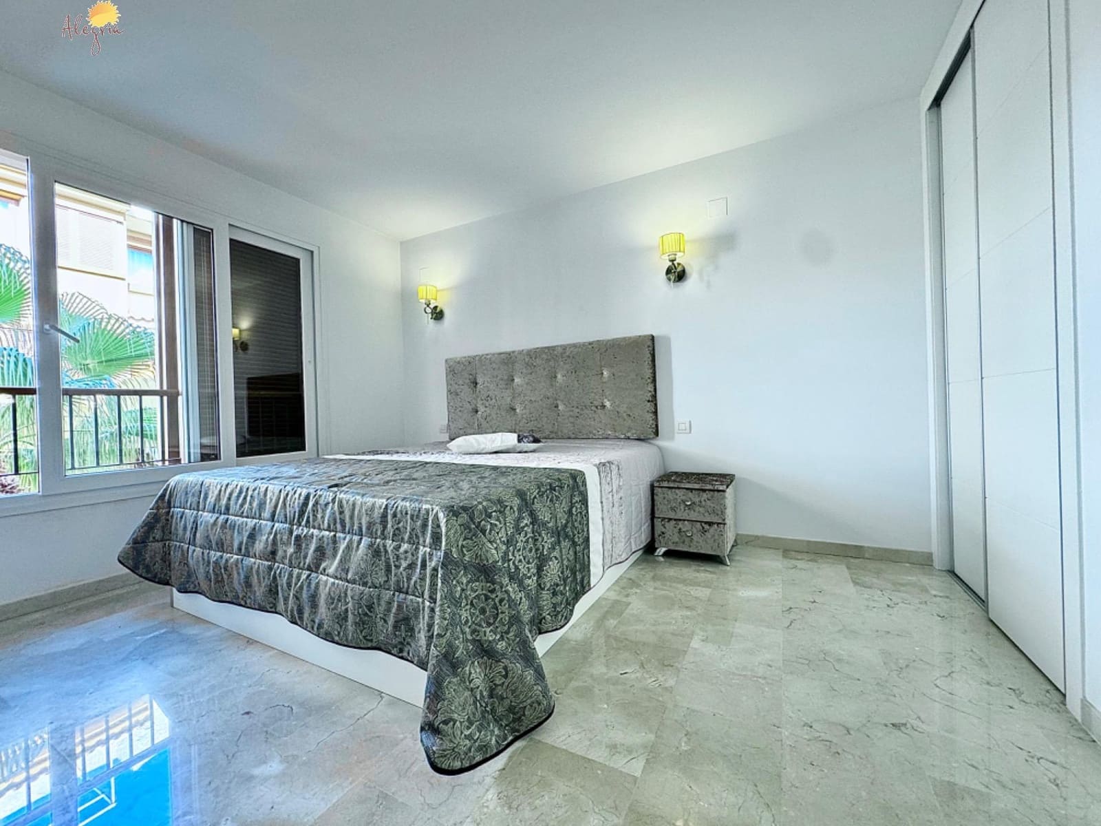 3 sypialnia Apartament na sprzedaż w Punta Prima z basenem garażem - 355 000 € (Ref: 8566471)