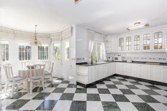 5 quarto Moradia para venda em El Chaparral - La Siesta - La Torreta, Torrevieja com piscina garagem - 780 000 € (Ref: 8568491)