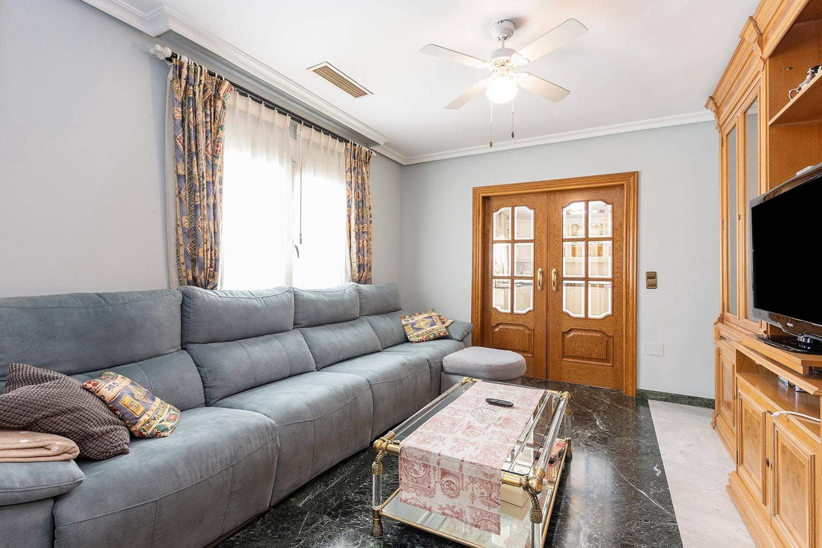 5 bedroom Villa for sale in Torrevieja with pool garage - € 780,000 (Ref: 8568491)