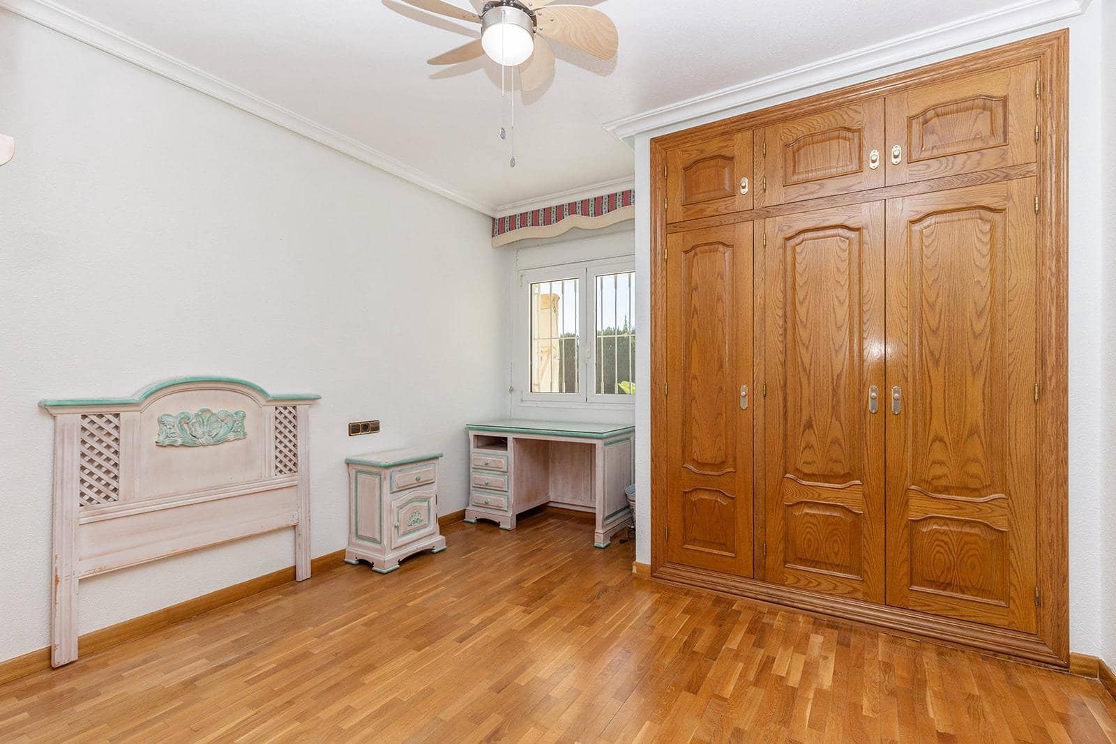 5 bedroom Villa for sale in Torrevieja with pool garage - € 780,000 (Ref: 8568491)