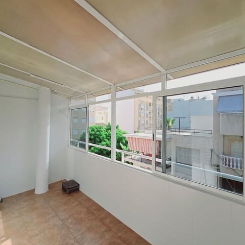 Ático de 2 habitaciones en Avenida Habaneras - Curva de Palangre, Torrevieja en venta con piscina - 125.000 € (Ref: 8574072)