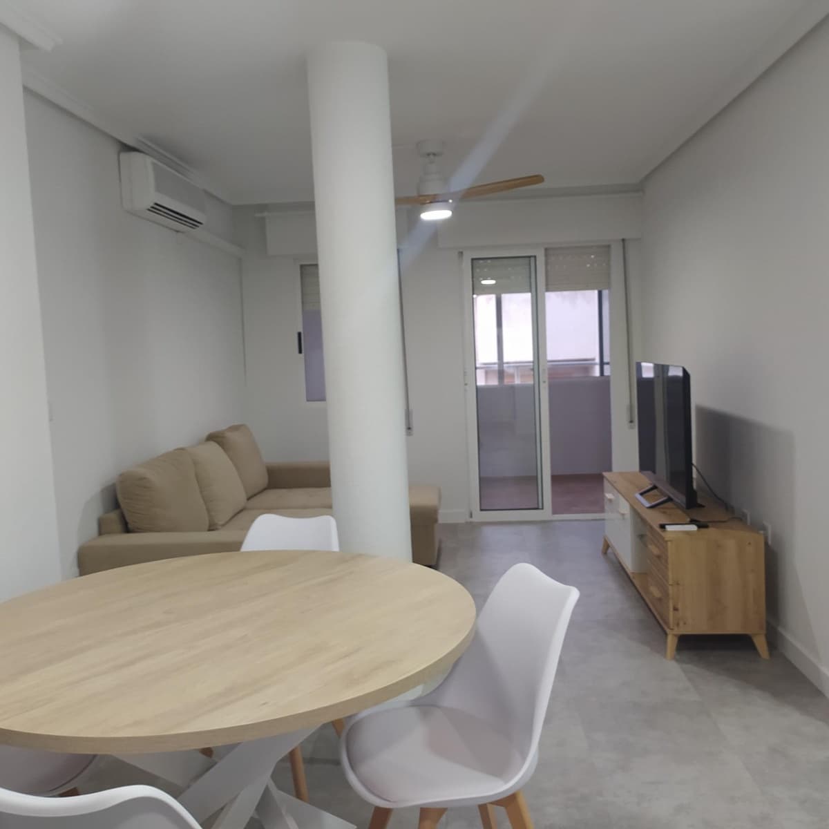 2 soveværelse Penthouse til salg i Torrevieja med swimmingpool - € 125.000 (Ref: 8574072)