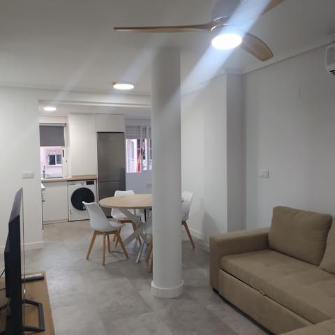 Ático de 2 habitaciones en Avenida Habaneras - Curva de Palangre, Torrevieja en venta con piscina - 125.000 € (Ref: 8574072)