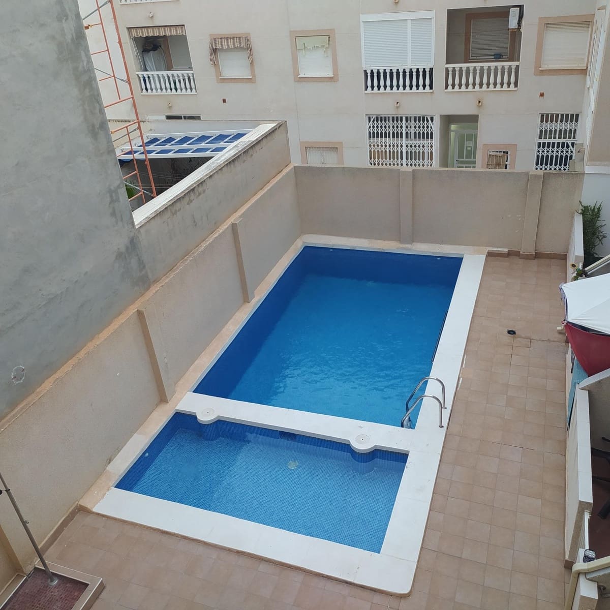 2 soveværelse Penthouse til salg i Torrevieja med swimmingpool - € 125.000 (Ref: 8574072)