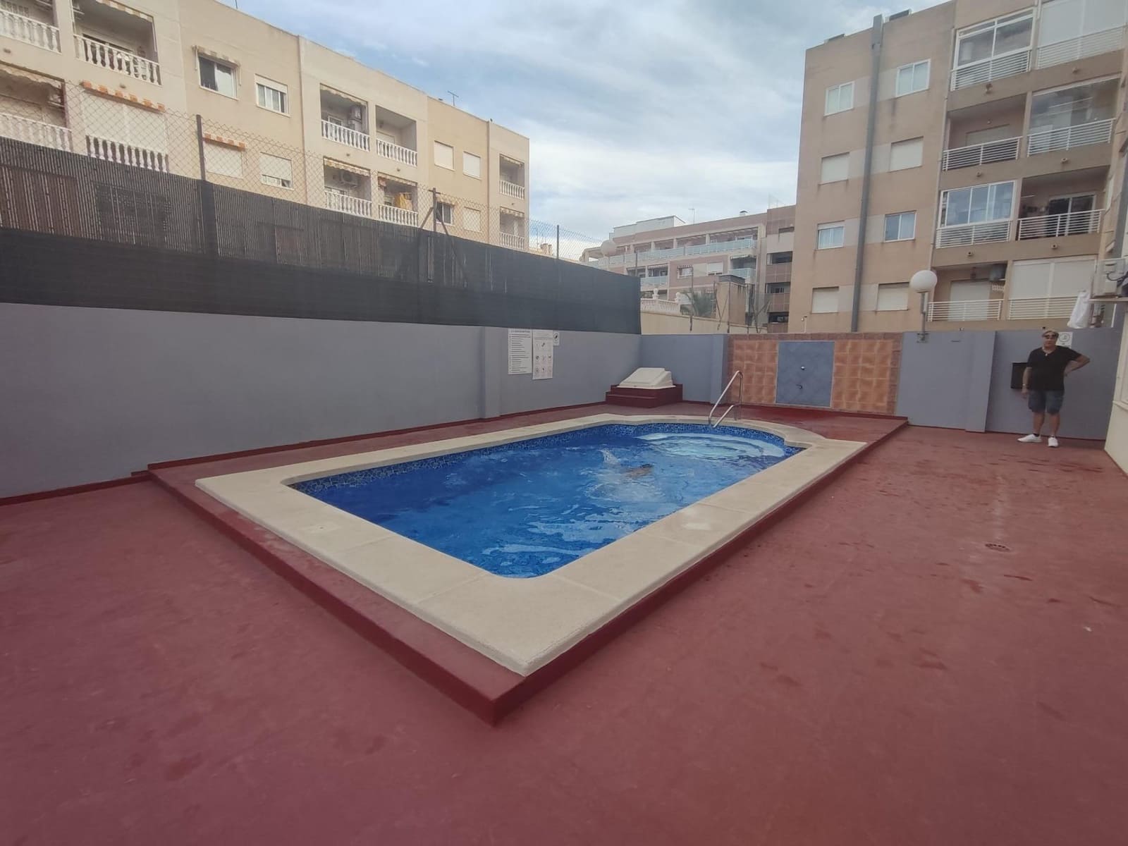 3 sypialnia Apartament na sprzedaż w Torrevieja z basenem garażem - 169 900 € (Ref: 8574075)