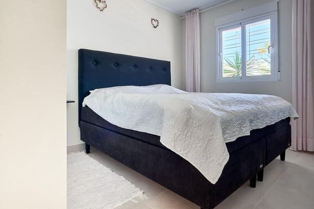 2 Zimmer Villa zu verkaufen in Lomas de Cabo Roig - Los Dolses, Orihuela mit Pool - 235.000 € (Ref: 8576415)