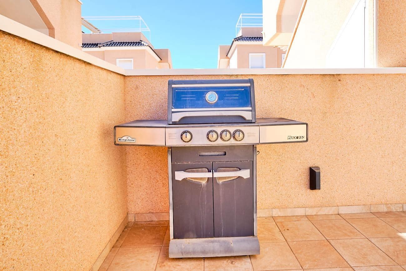 Chalet de 2 habitaciones en Orihuela Costa en venta con piscina - 235.000 € (Ref: 8576415)