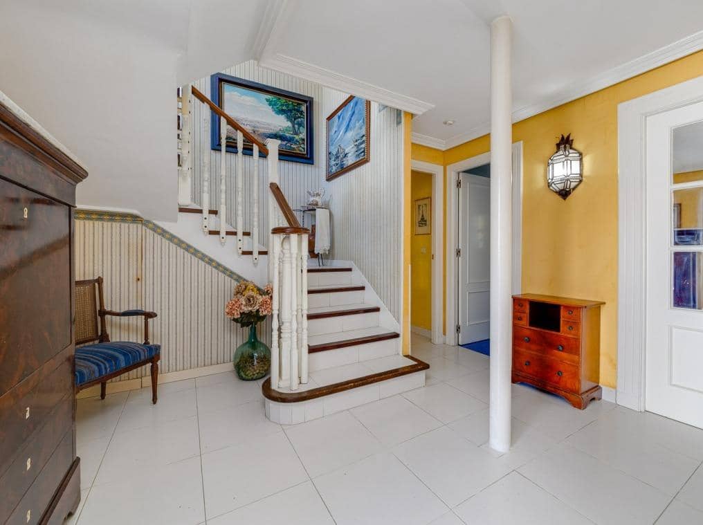 Chalet de 6 habitaciones en Campoamor en venta con piscina garaje - 725.000 € (Ref: 8577627)