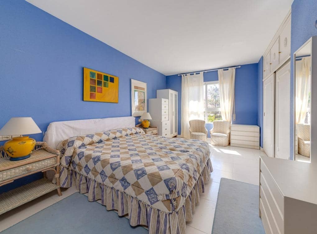 Chalet de 6 habitaciones en Campoamor en venta con piscina garaje - 725.000 € (Ref: 8577627)