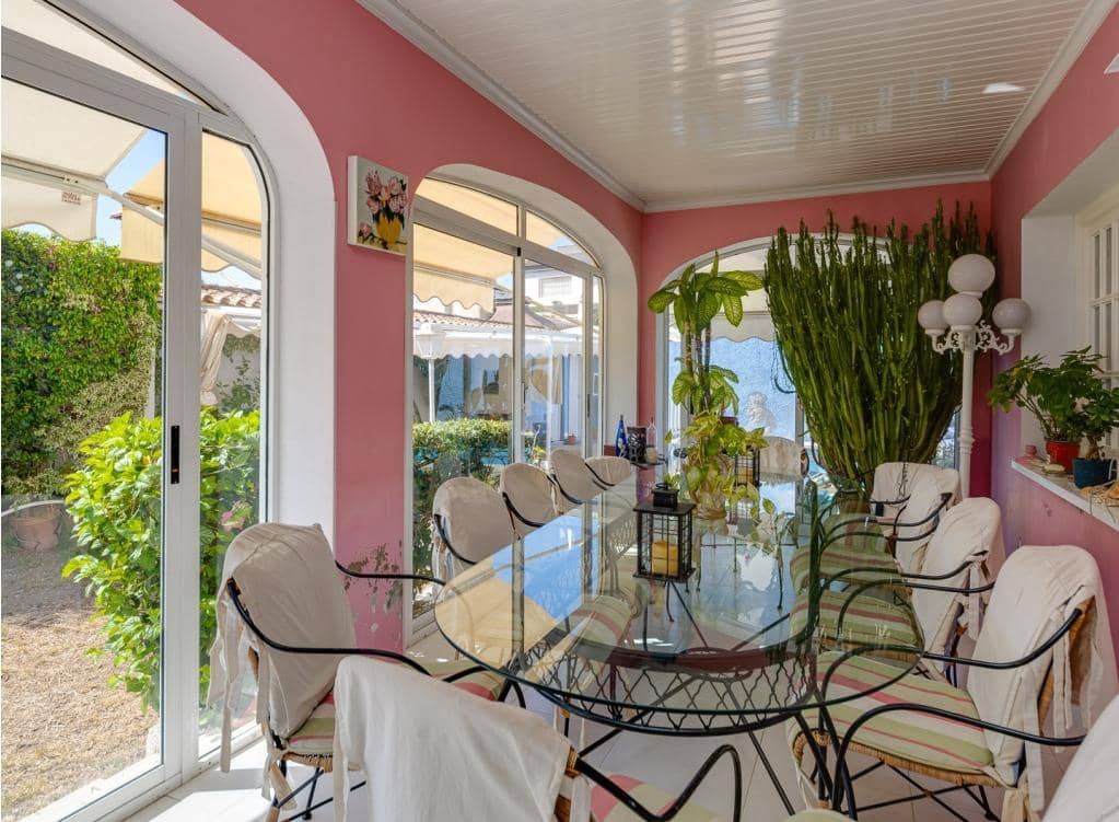 Chalet de 6 habitaciones en Campoamor en venta con piscina garaje - 725.000 € (Ref: 8577627)