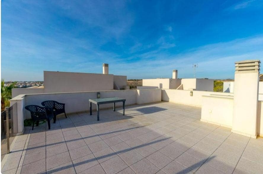 3 makuuhuone Huvila myytävänä paikassa Orihuela Costa mukana uima-altaan - 439 000 € (Ref: 8578260)