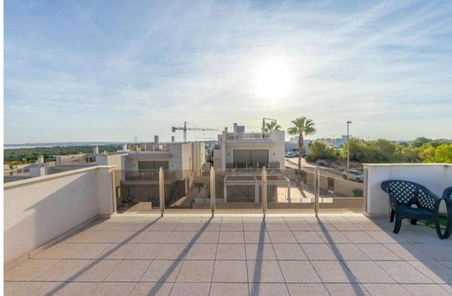 3 makuuhuone Huvila myytävänä paikassa Orihuela Costa mukana uima-altaan - 439 000 € (Ref: 8578260)