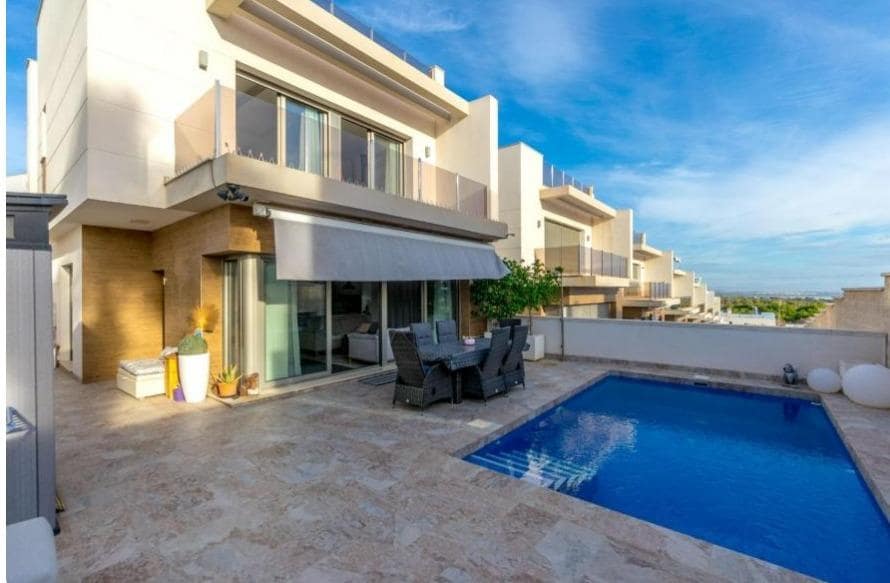 3 makuuhuone Huvila myytävänä paikassa Orihuela Costa mukana uima-altaan - 439 000 € (Ref: 8578260)