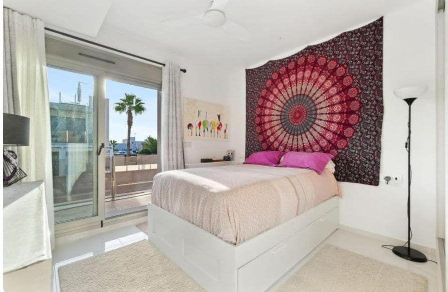 3 makuuhuone Huvila myytävänä paikassa Orihuela Costa mukana uima-altaan - 439 000 € (Ref: 8578260)