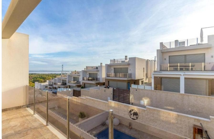 3 makuuhuone Huvila myytävänä paikassa Orihuela Costa mukana uima-altaan - 439 000 € (Ref: 8578260)