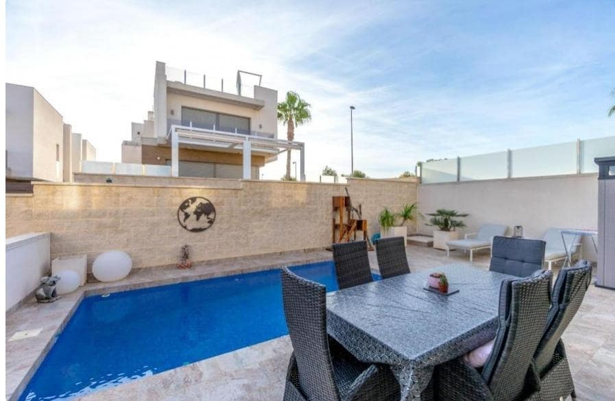 3 makuuhuone Huvila myytävänä paikassa Orihuela Costa mukana uima-altaan - 439 000 € (Ref: 8578260)